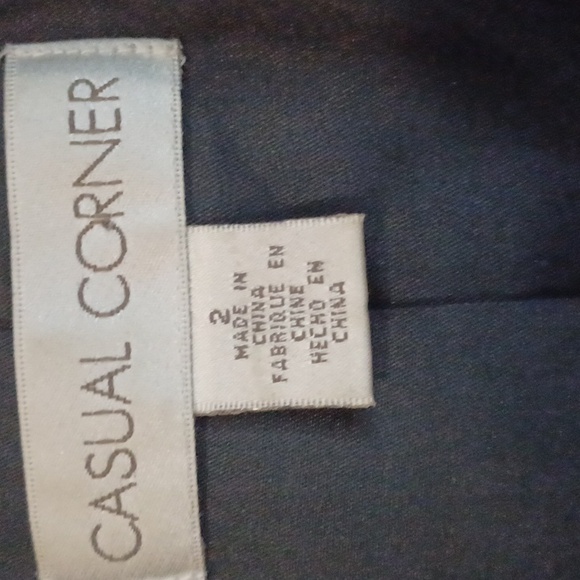 Casual Corner, Black Classic Cut suit Jacket. Button closure waist. SZ 2 - Picture 3 of 5